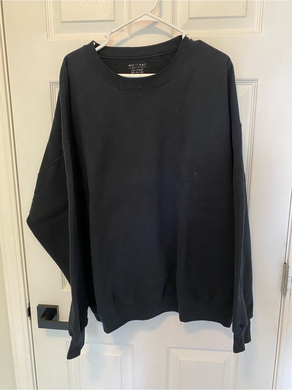 Gildan Black Crewneck Sweatshirt